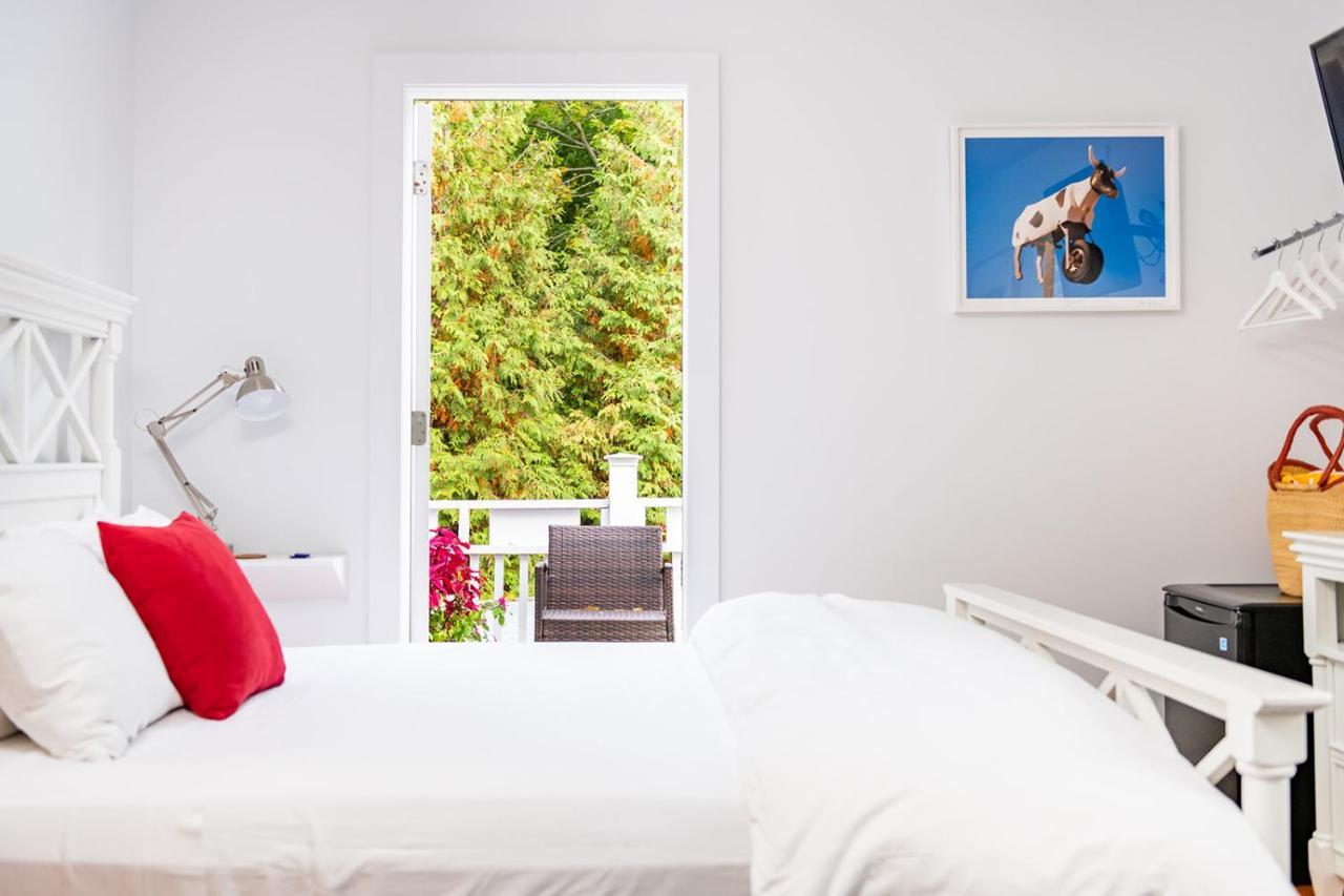 Seven Resort Style Inn Near Beach Shelter Island Heights Экстерьер фото